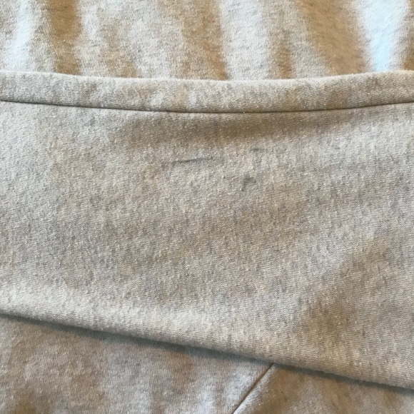 Roxy • Cream Heart Graphic Sweatshirt XL - Picture 5 of 5